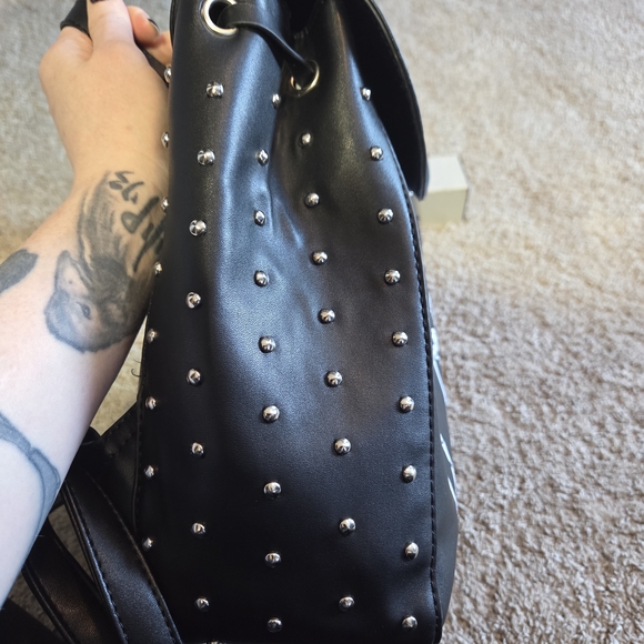 Disturbia Skeleton Backpack - Picture 4 of 6